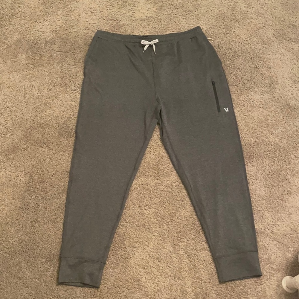 Men’s vuori Sunday performance jobber in charcoal heather